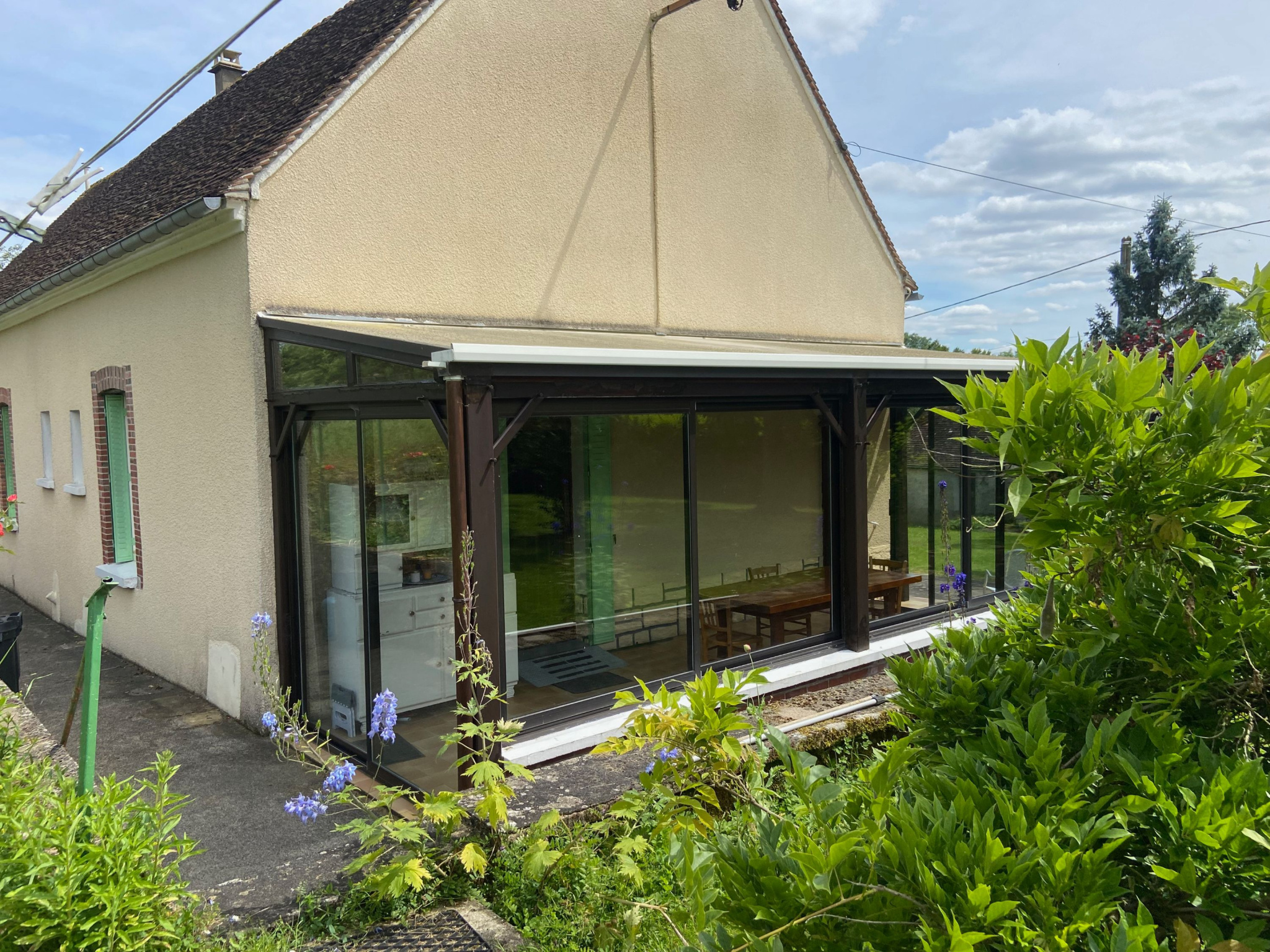 A TOUCY, cette jolie fermette avec potentiel, garage/atelier