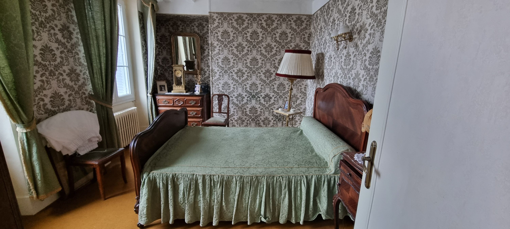 Tout proche du centre-ville, maison ancienne plutôt atypique