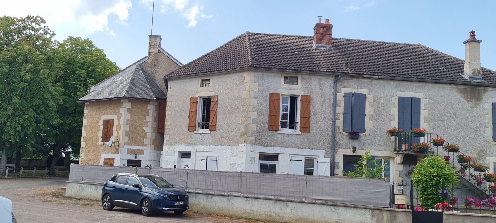 Située à Etais la Sauvin, maison de village avec le charme d