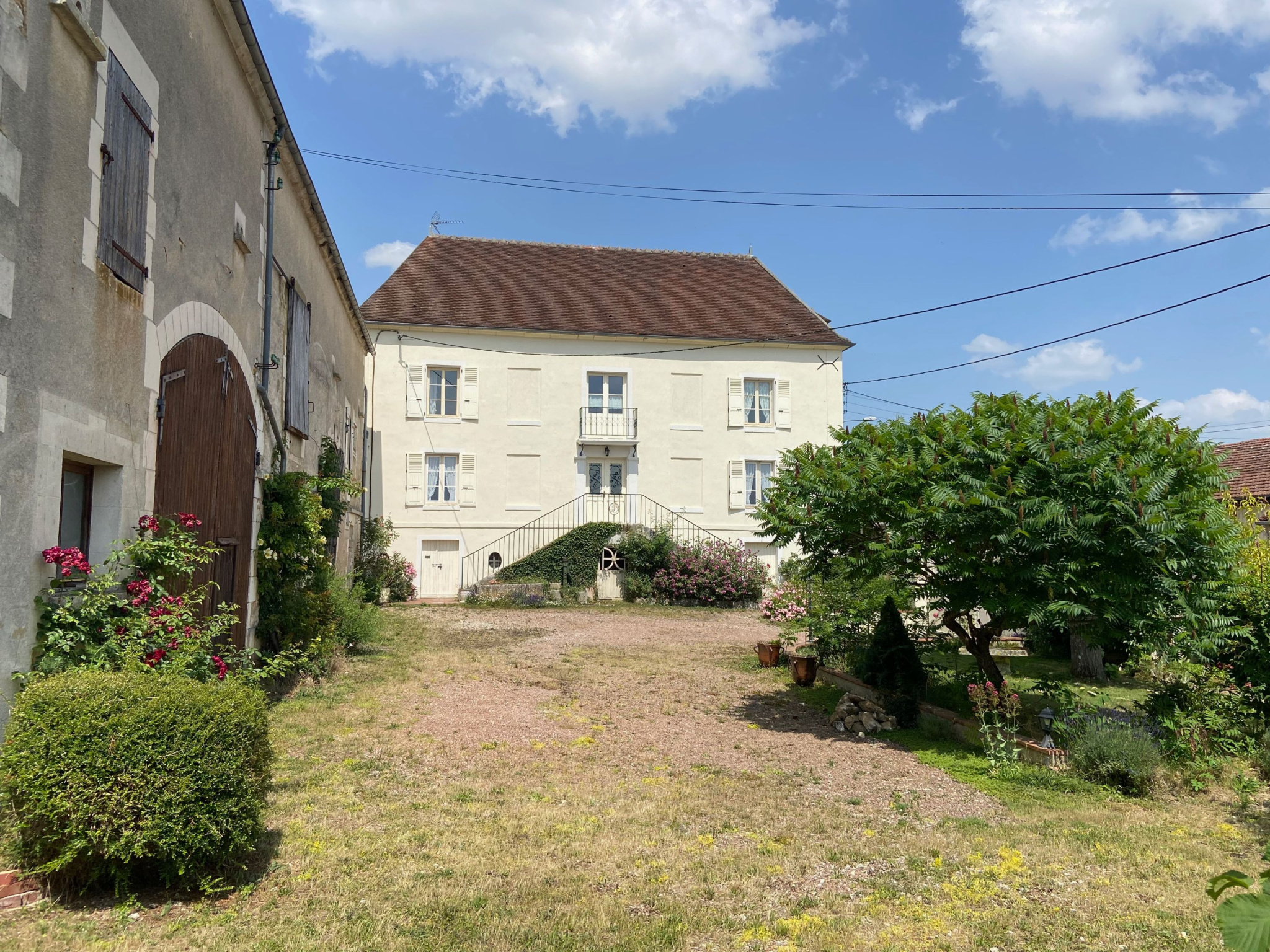 OUANNE 89560, jolie maison Bourgeoise avec ces dépendances